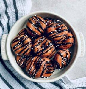 Chocolate Baked Doughnuts